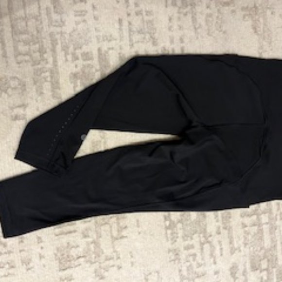 Lululemon: Pace Rival Mid-Rise Crop 22" legging - Black - Size 8 - Picture 6 of 6